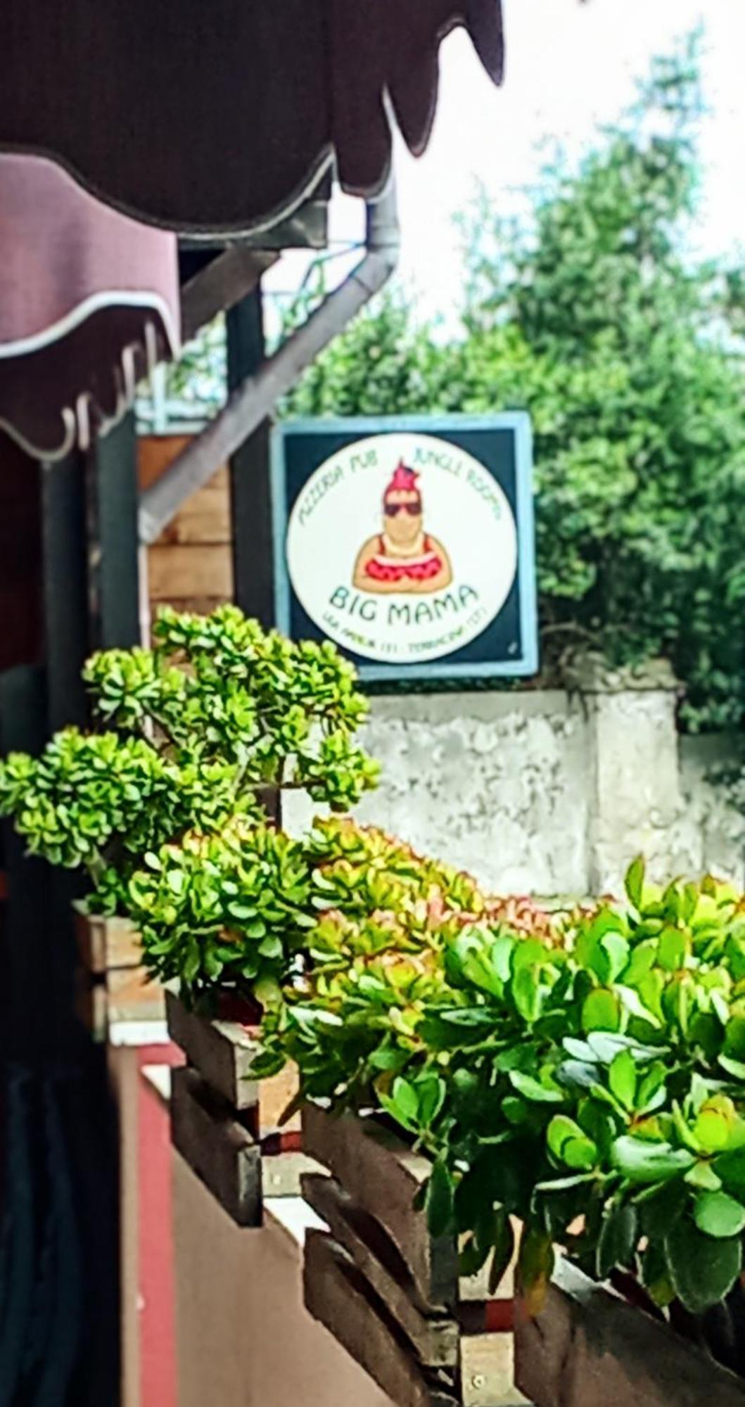 Big Mama Jungle Rooms Terracina Exterior photo